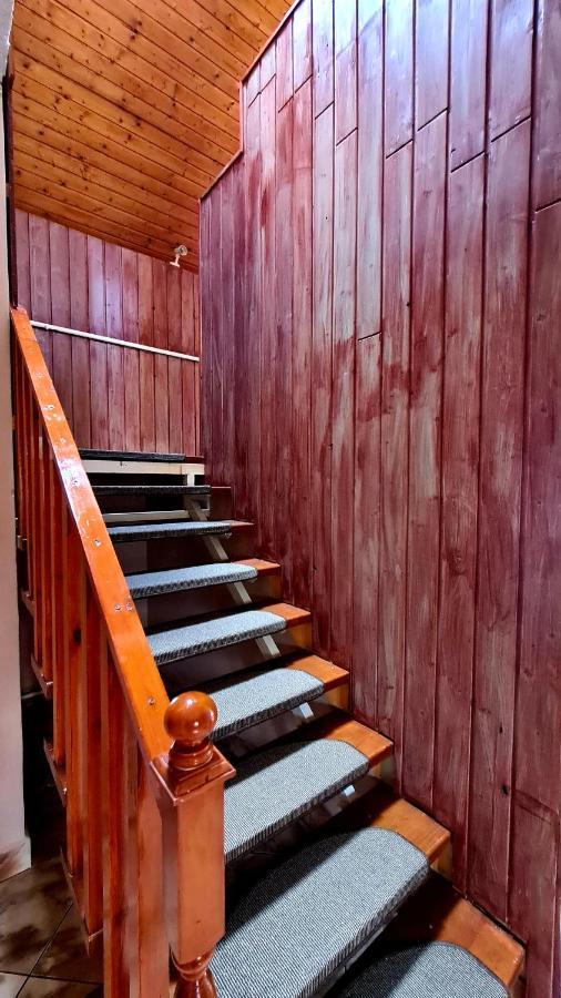 Veronika Guesthouse Dravatamasi Bagian luar foto